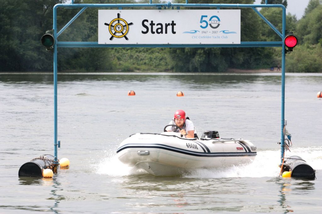 Schlauchboot im Ziel